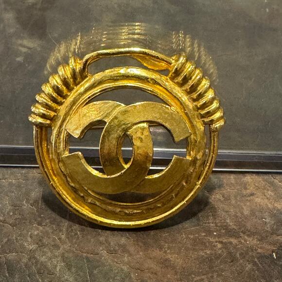 Chanel Vintage Circle Wrap Brooch 94P 24k Gold Plated Authentic CoA - Picture 1 of 7